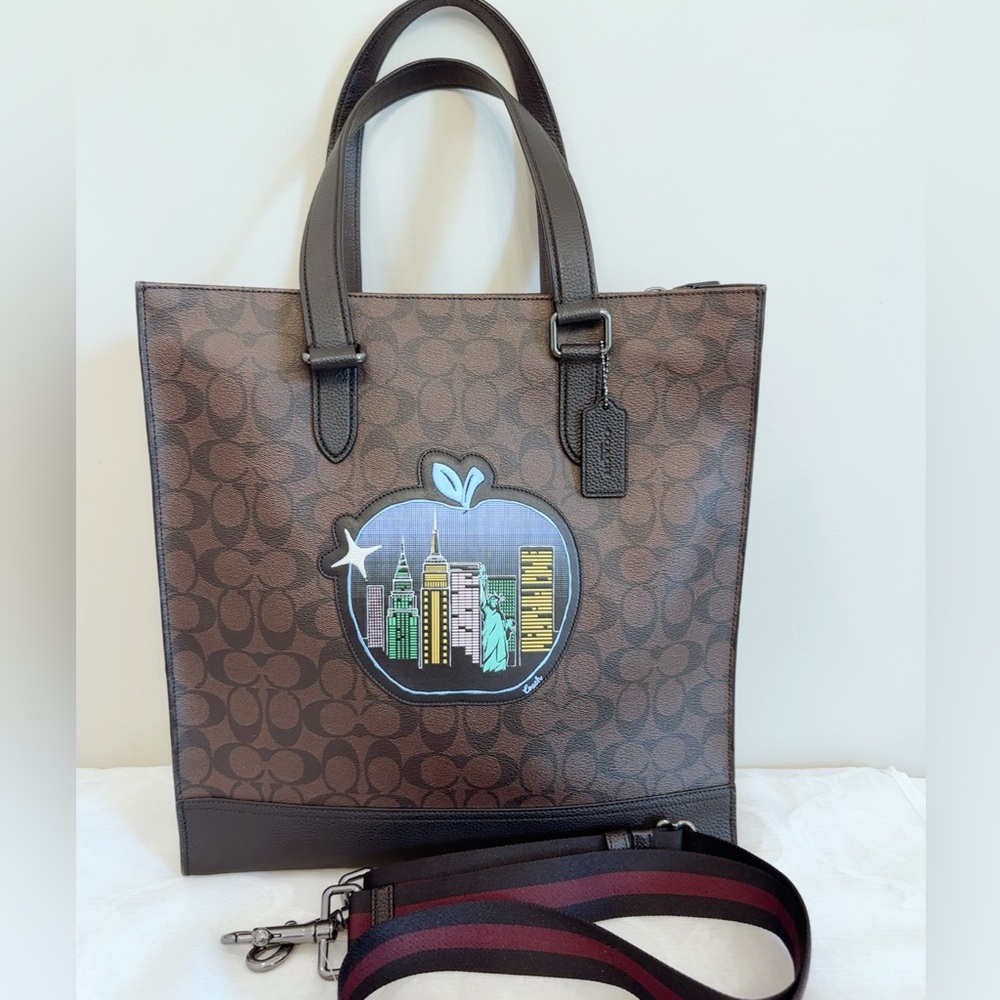 NWT Coach Graham Structured Tote In Signature Canvas With Souvenir Patches C6634 - Picture 3 of 13